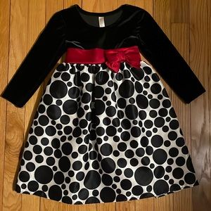 Like new Sz 4 Holiday Dreas